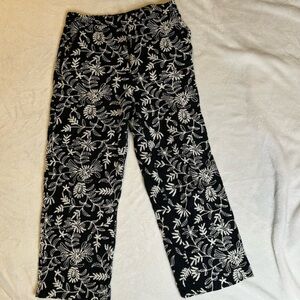 ZARA Women's Straight Fit Embroidered Floral Leaf Crop Pants Black White Sz L